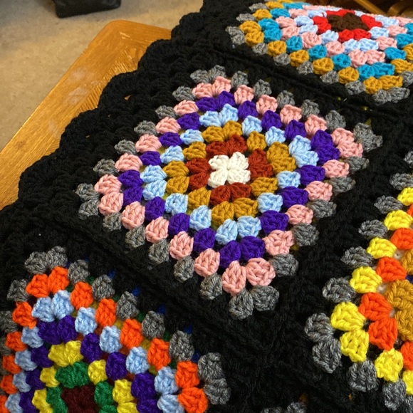 Granny Square Afghan - Picture 5 of 12